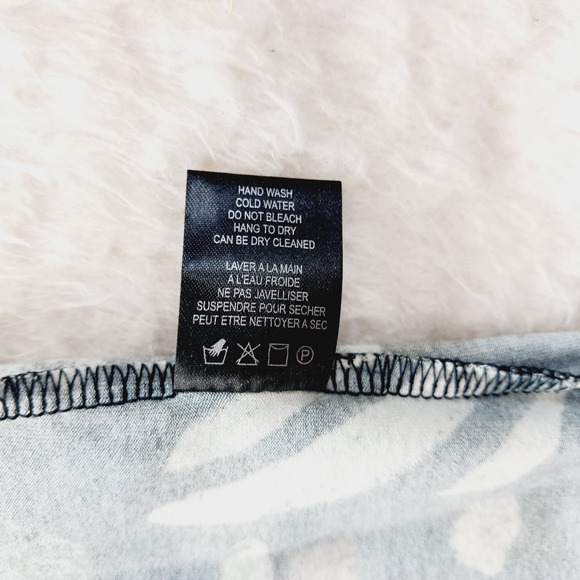 Tunic T-Shirt Size S Black White Daisy Artsy Whimsycore Minimal Soft Grunge Goth - Picture 9 of 10